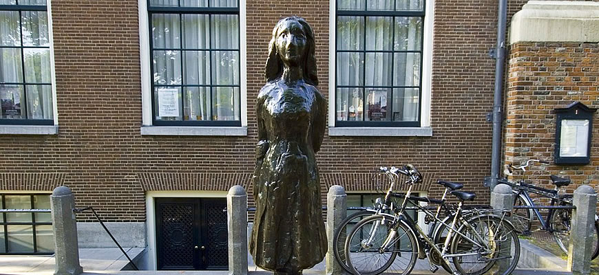 A new monument in Buenos Aires of Anne Frank