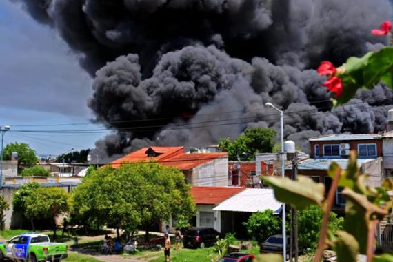 Factory in Buenos Aires burns down